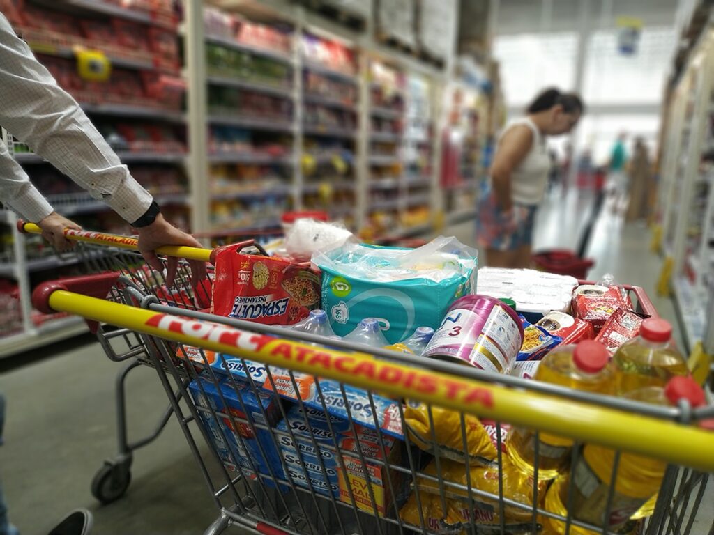 Supermercados promovem dia de ofertas em dobro no final de semana