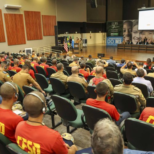 Seminário realizado pelo Governo reúne militares de 10 estados para conhecer experiência dos EUA nas ações para prevenir e enfrentar incêndios florestais