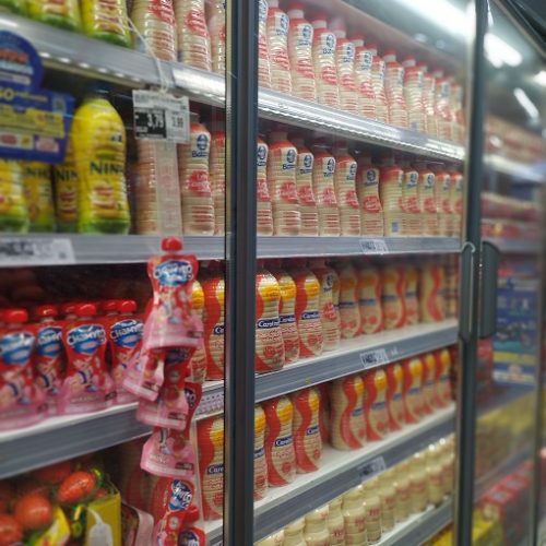 Versátil e saudável, iogurte não fica de fora das compras de supermercados