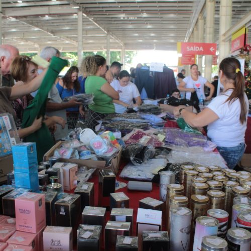 Bazar solidário ajuda entidades a angariar fundos para instituições sociais